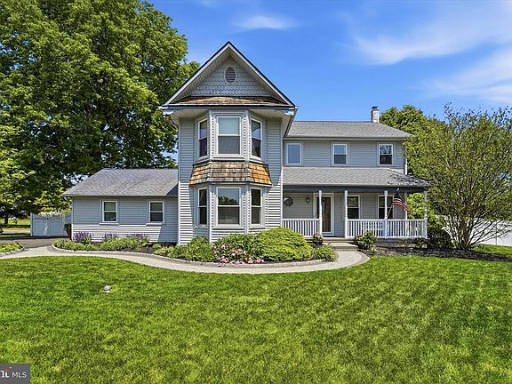 3rd image of 11 Ginger Ct