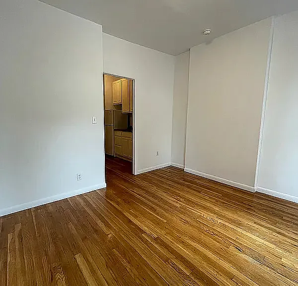1107 1st Ave #1C — Photo 2