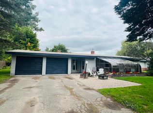 304 Hudson Dr, Sault Sainte Marie, MI 49783