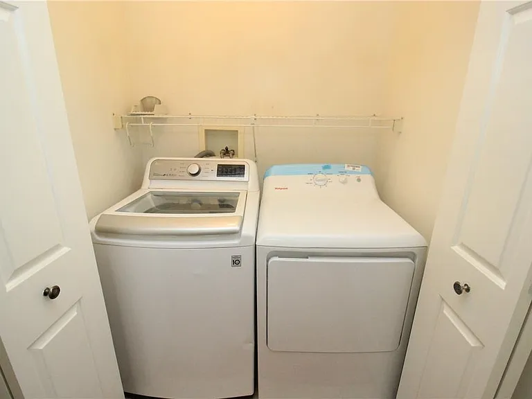 106 Founders Ct — Photo 27