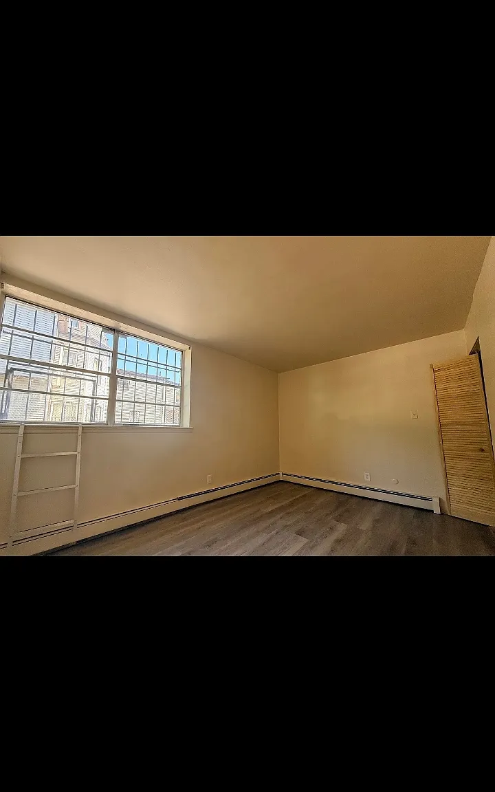 75 E Park St — Photo 2