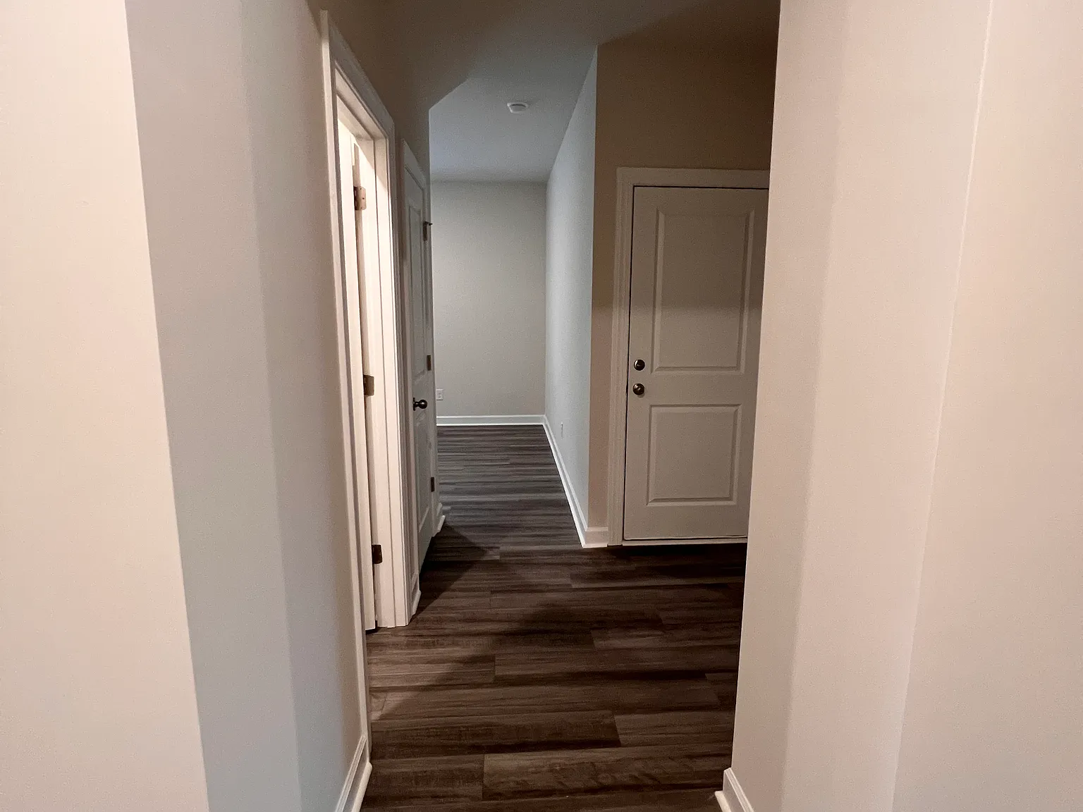 4 bed, 3.5 bath, 2694 sqft, $2,449 — Photo 3