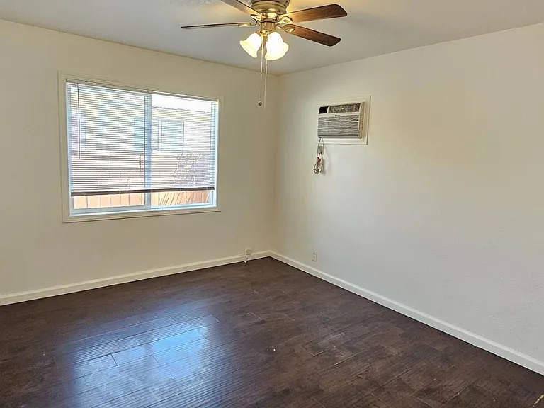 843 N El Molino Ave — Photo 12