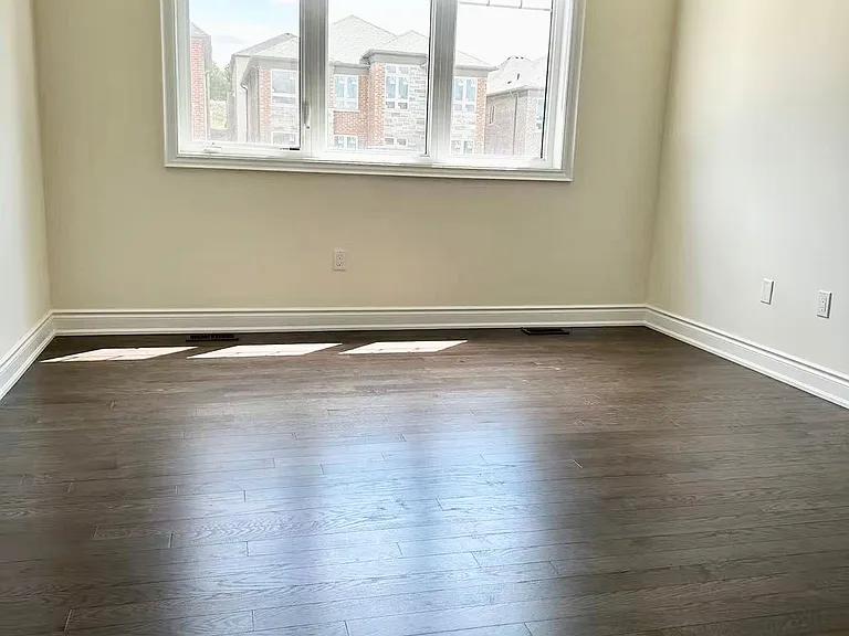 162 Rowe St — Photo 10