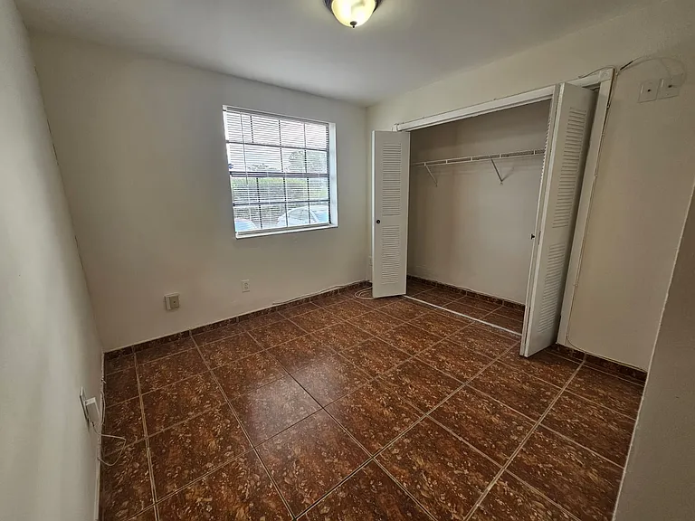 1041 Jefferson Dr #J — Photo 9
