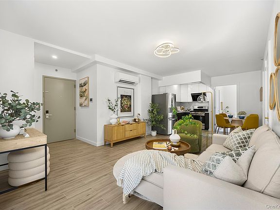 3rd image of 70-65 Queens Boulevard #6C