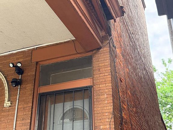 3rd image of 1332 W Hunting Park Ave
