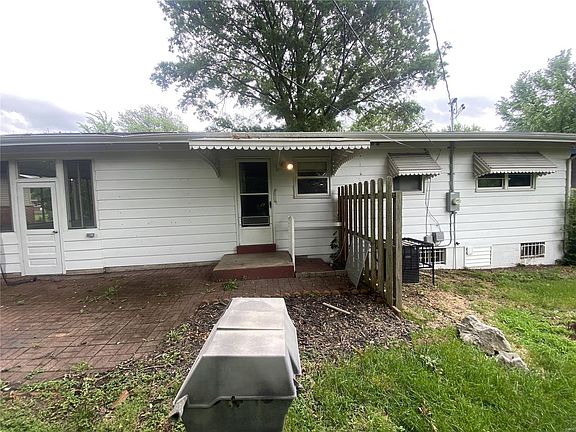 3rd image of 2045 Thunderbird Ave