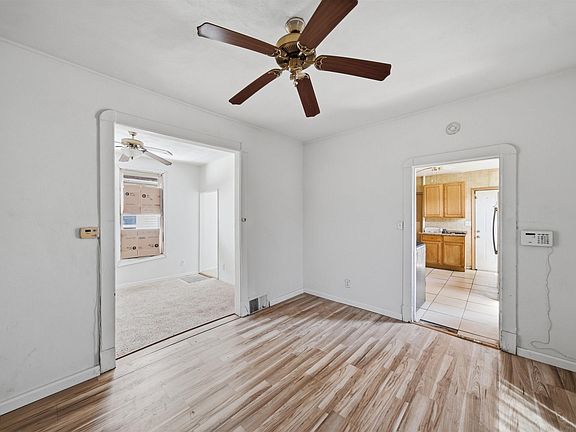 5th image of 2607 W Lincoln Ave