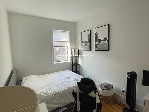 5th image of 922 Beacon St #22