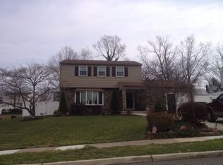 9 Cedar Creek Dr, Clementon, NJ 08021