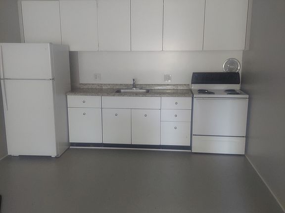 2nd image of 815 S State St #13
