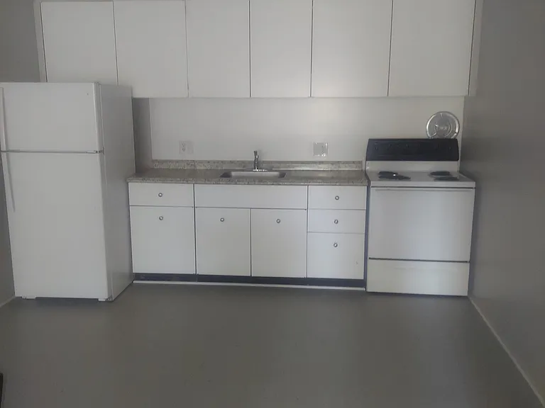 815 S State St #13 — Photo 2