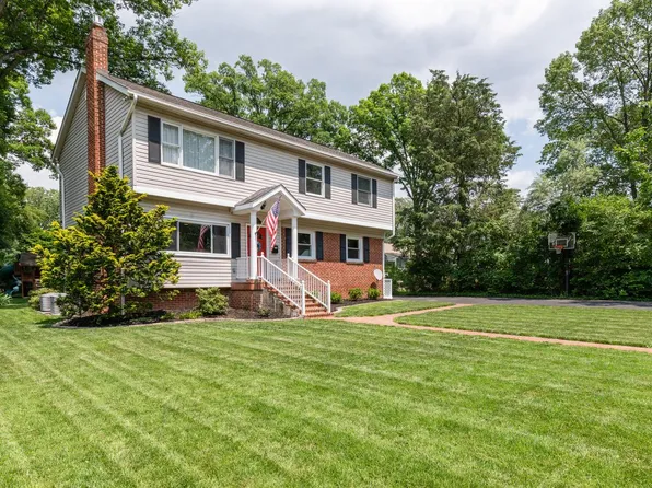 7322 Ronald St, Falls Church, VA 22046