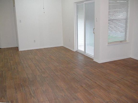 3rd image of 11647 Gullwood Dr
