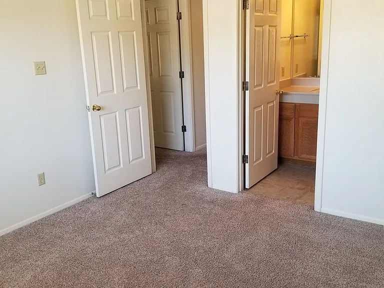 1808D Woodsman Dr — Photo 7