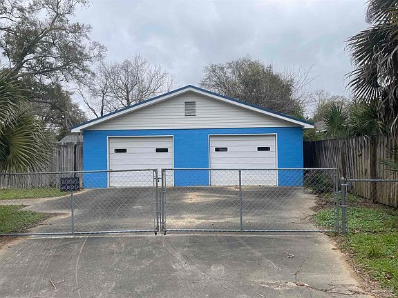 3rd image of 2720 W Gonzalez St