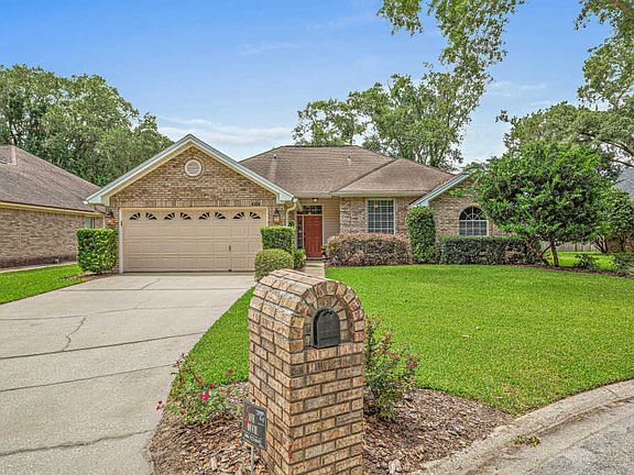 2nd image of 4824 Susanna Woods Ct