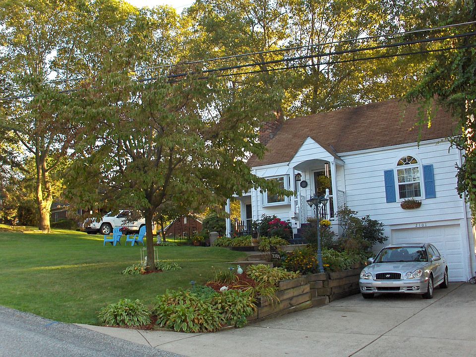 1st image of 2101 Superior St