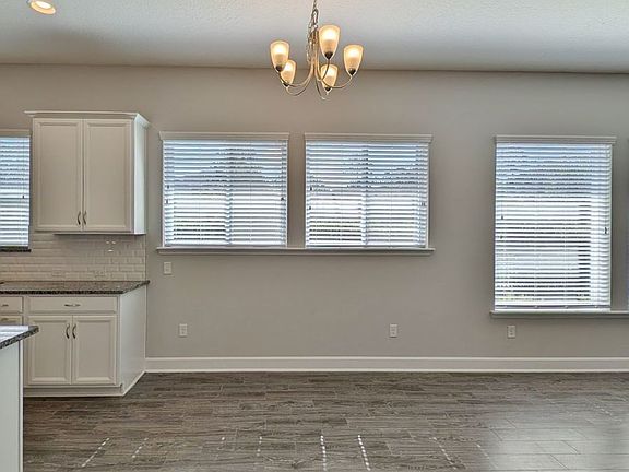 5th image of 22 Burlcrest Ct