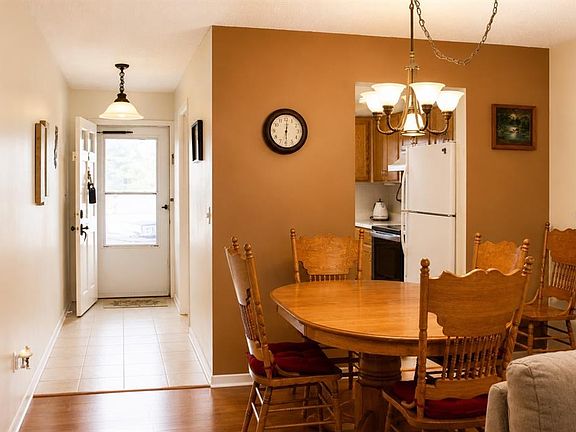 2nd image of 1662 S LAKE AVENUE #6