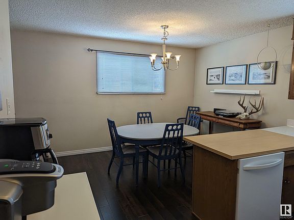 4th image of 26 Linwood Cres