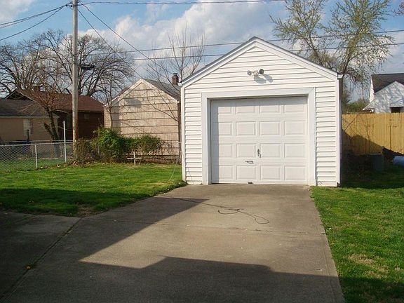 3rd image of 1112 Tiffin Ave