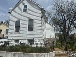 1st image of 125 E Etta Ave
