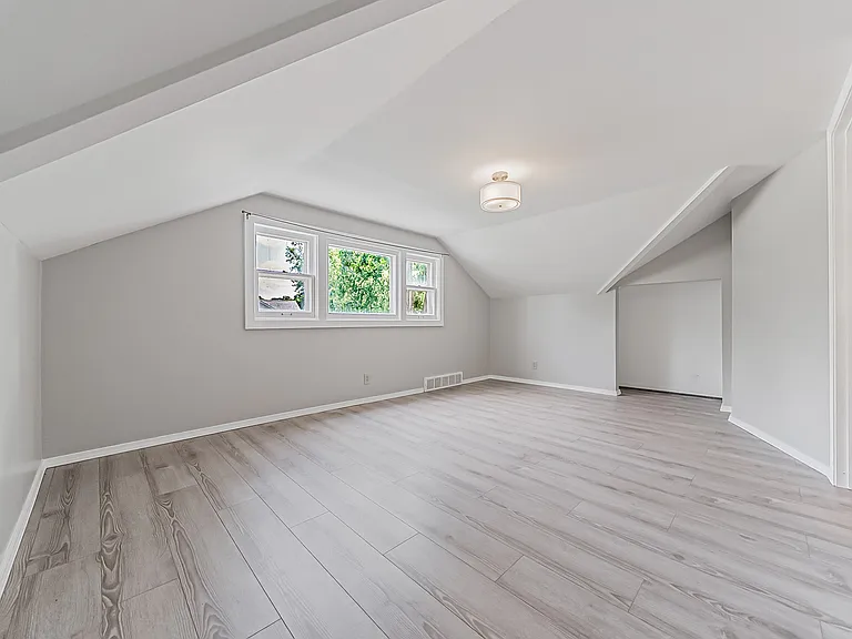 24111 Edgehill Dr — Photo 26