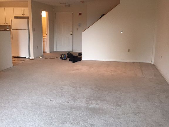 LIVINGROOM /DININGROOM