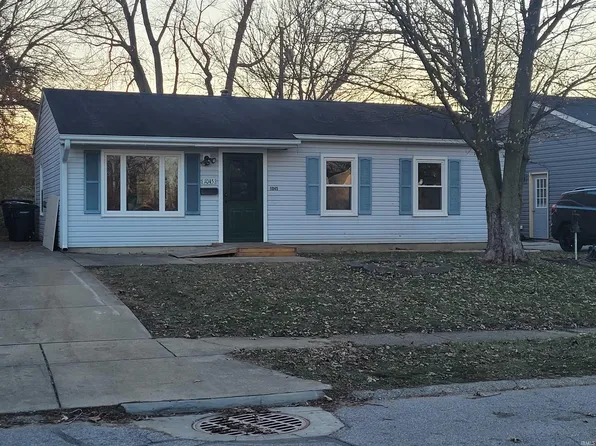 1045 Southlea Dr, Lafayette, IN 47909