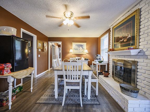 3rd image of 2829 Desplane Dr