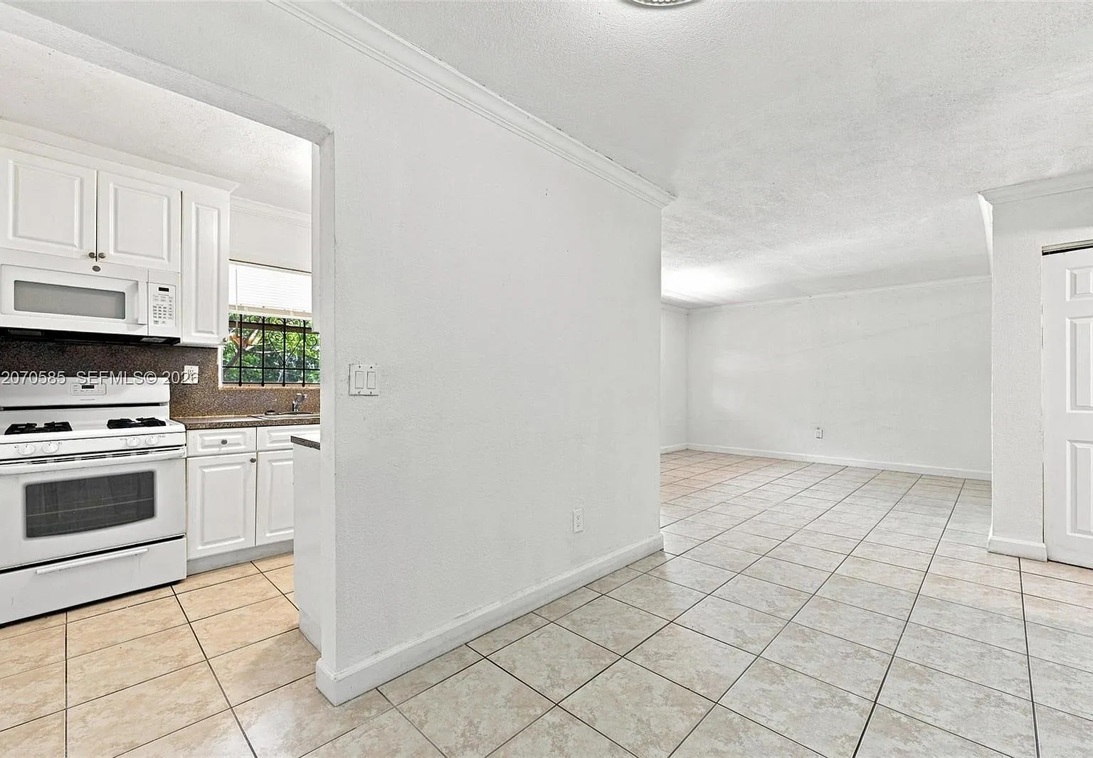 Bella Luna Condo — Photo 1