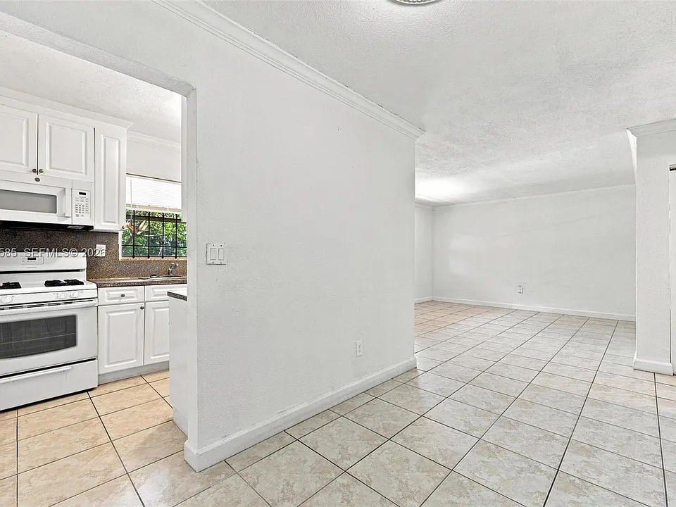 1245 W 24th St #223