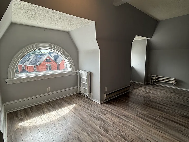 457 Somerset St W #3 — Photo 11