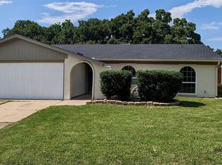 7613 Castillo Rd, Fort Worth, TX 76112