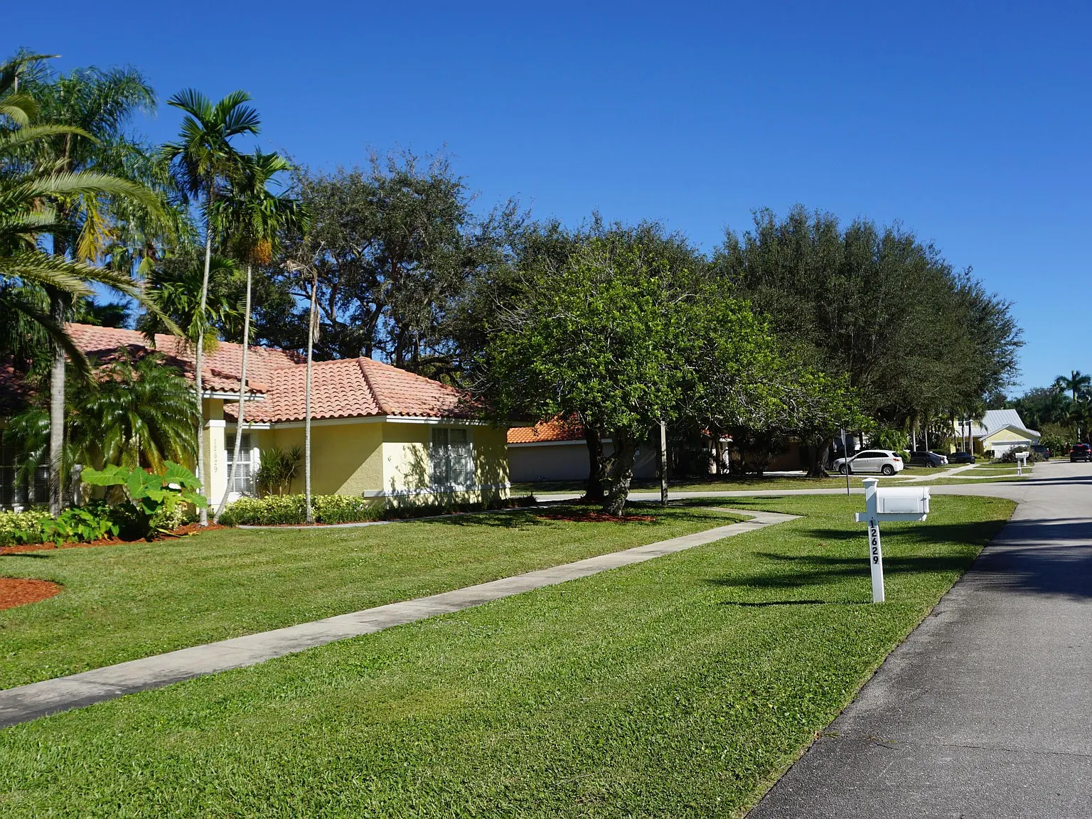 4 bed, 2.0 bath, 2138 sqft, $3,800 — Photo 4