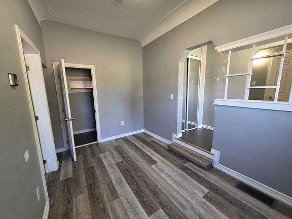 2nd image of 459 Wentworth St N #2
