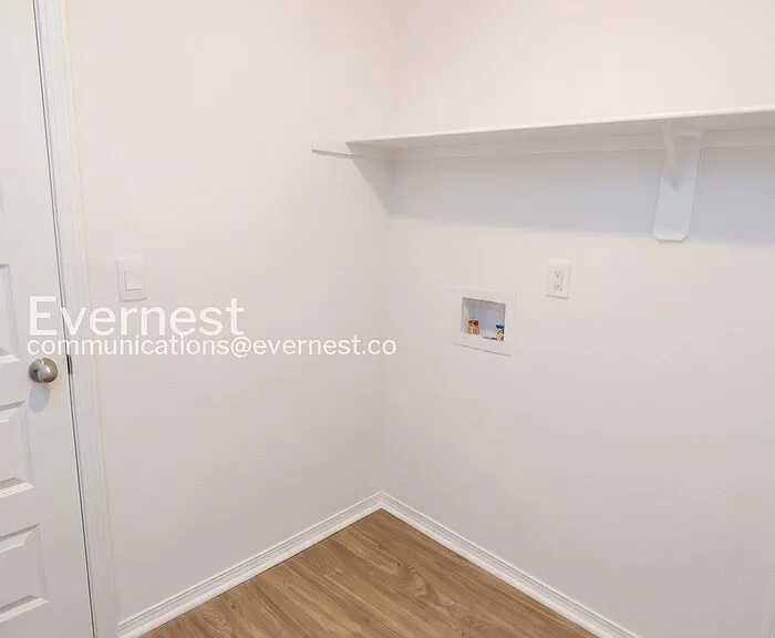 108 E Sunbelt Ct — Photo 15