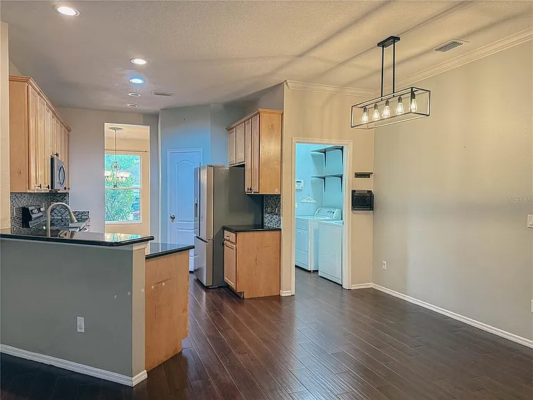 1042 Drift Creek Cv — Photo 2