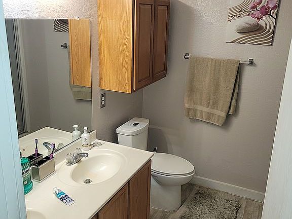 5th image of 2504 Plantation Dr