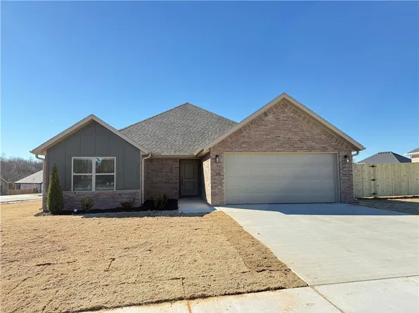 15 N Banner Ave, Farmington, AR 72730