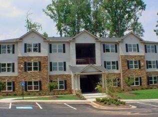 8203 Fairington Ridge Cir, Lithonia, GA 30038