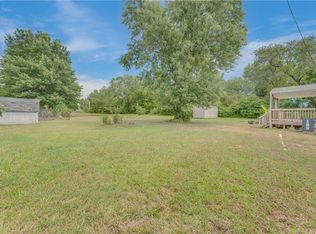 996 SE 1st St, Gentry, AR 72734