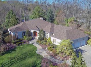 2 Thistle Ln, Holmdel, NJ 07733