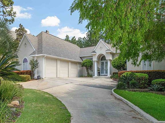 2nd image of 428 Clubhouse Dr