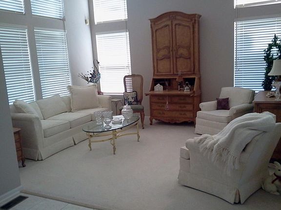 5th image of 181 Wright Dr