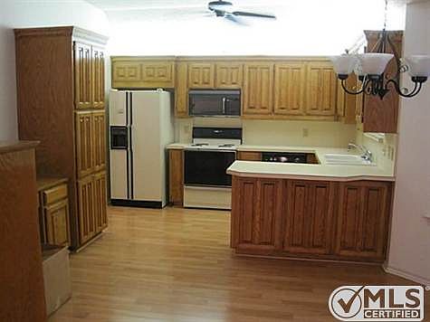 4th image of 1004 Milby Oaks Cir