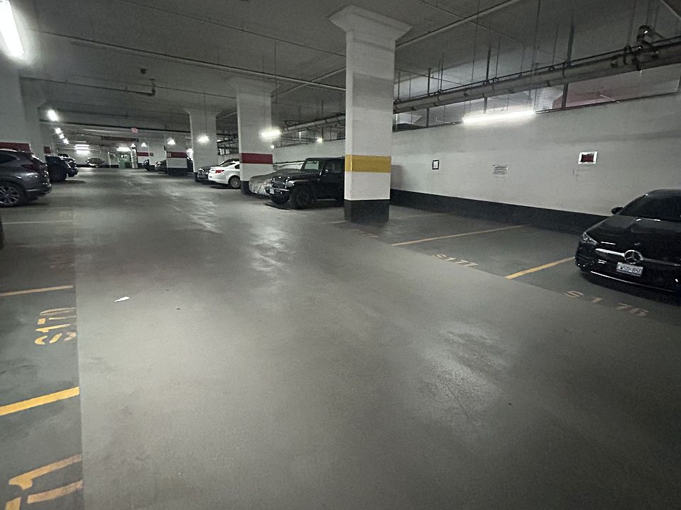 2nd image of 15 Fort York Blvd
