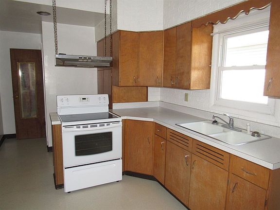 2nd image of 217 S Cottage Ave